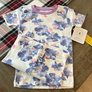 NWT Burt’s Bees short sleeve and shorts pajama set
